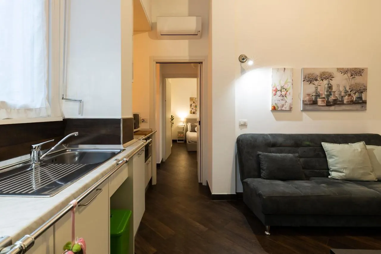Living Isola Apartment Milan