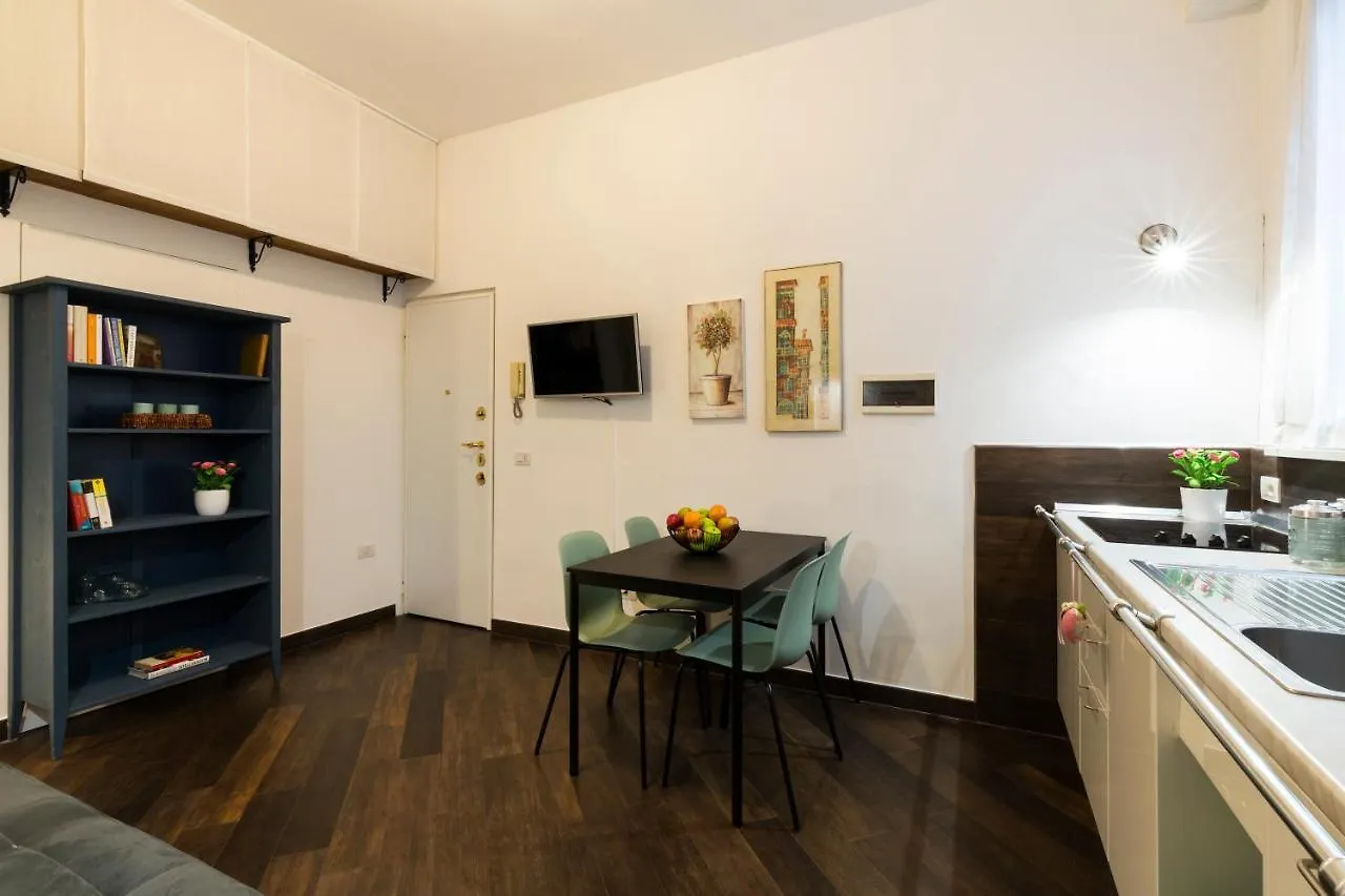 Living Isola Apartment Milan