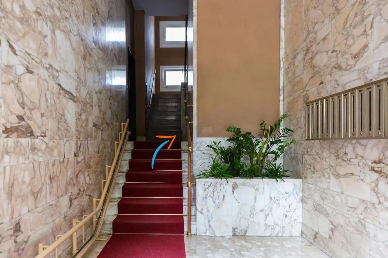 Living Isola Apartment Milan Italy