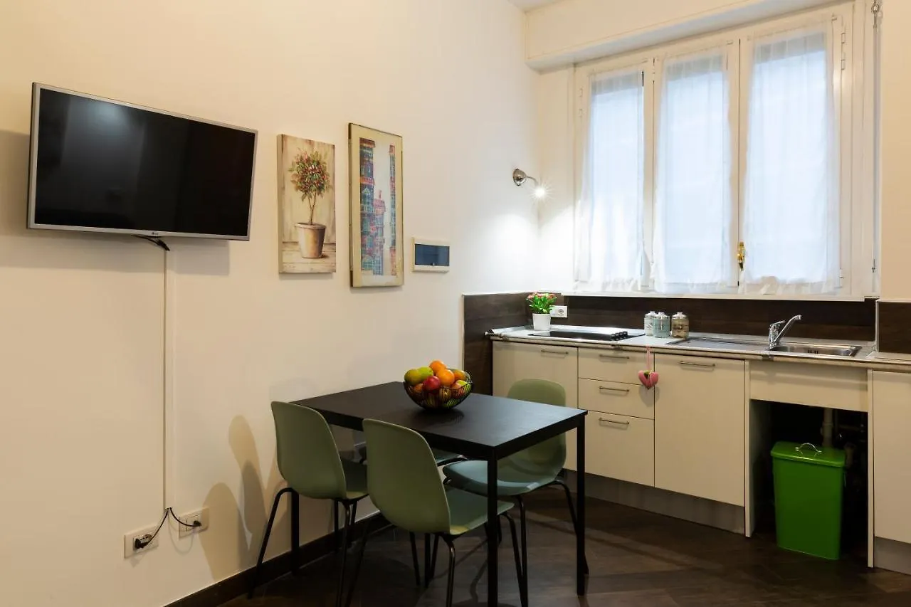 Living Isola Apartment Milan Italy