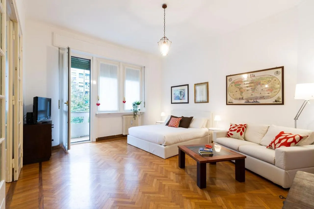 Living Isola Apartment Milan 0*,  Italy
