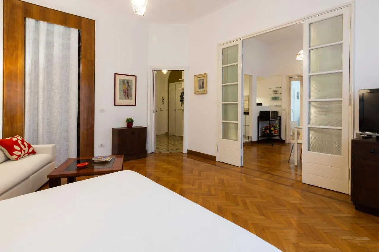 Living Isola Apartment Milan
