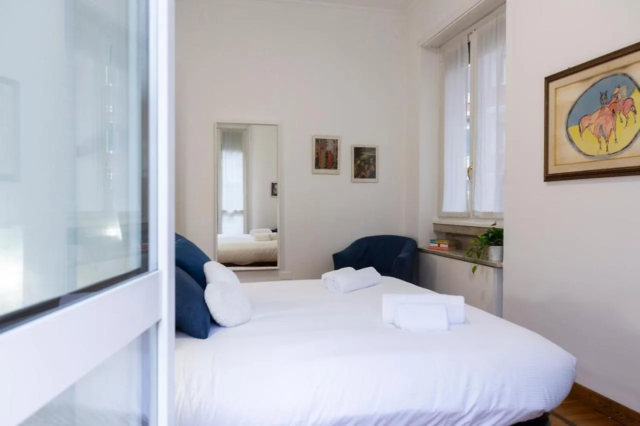 Living Isola Apartment Milan