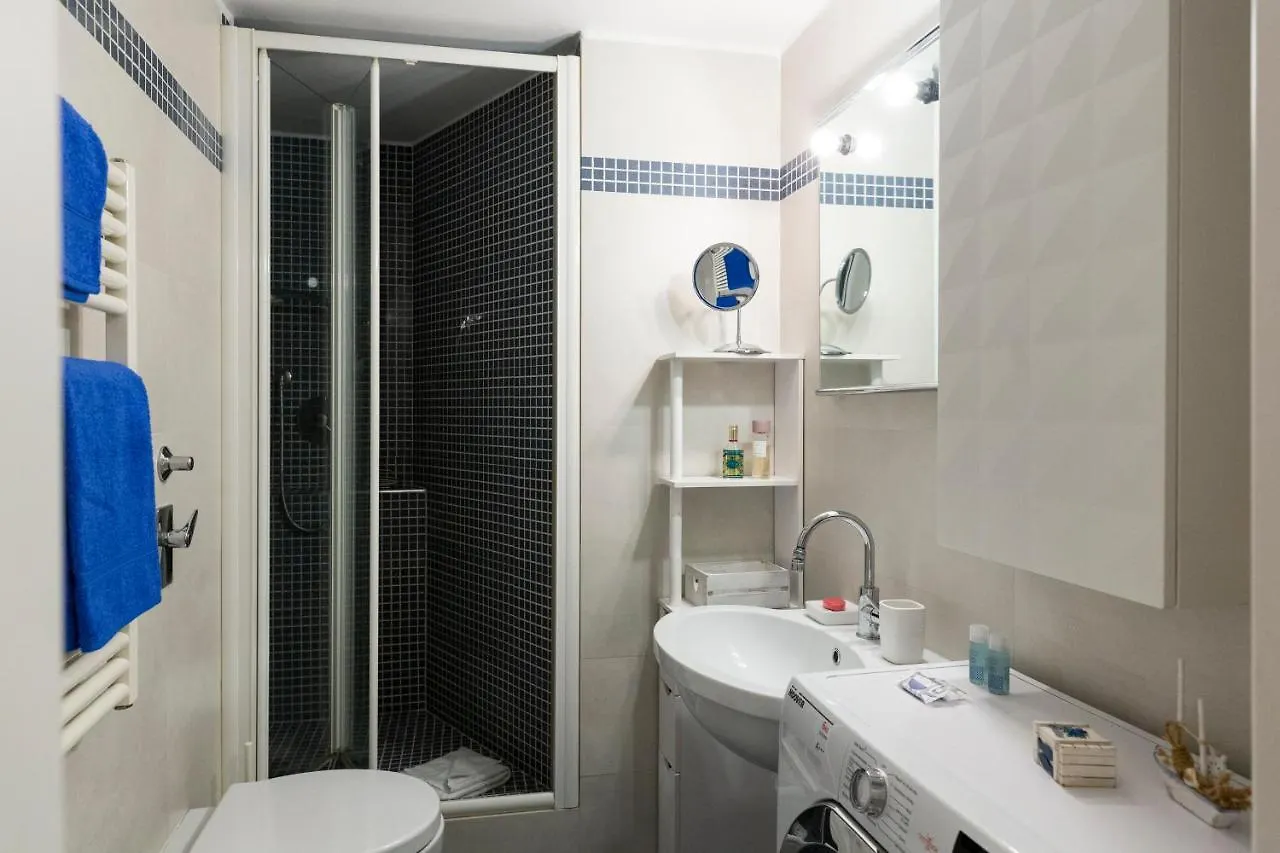 Living Isola Apartment Milan 0*,  Italy