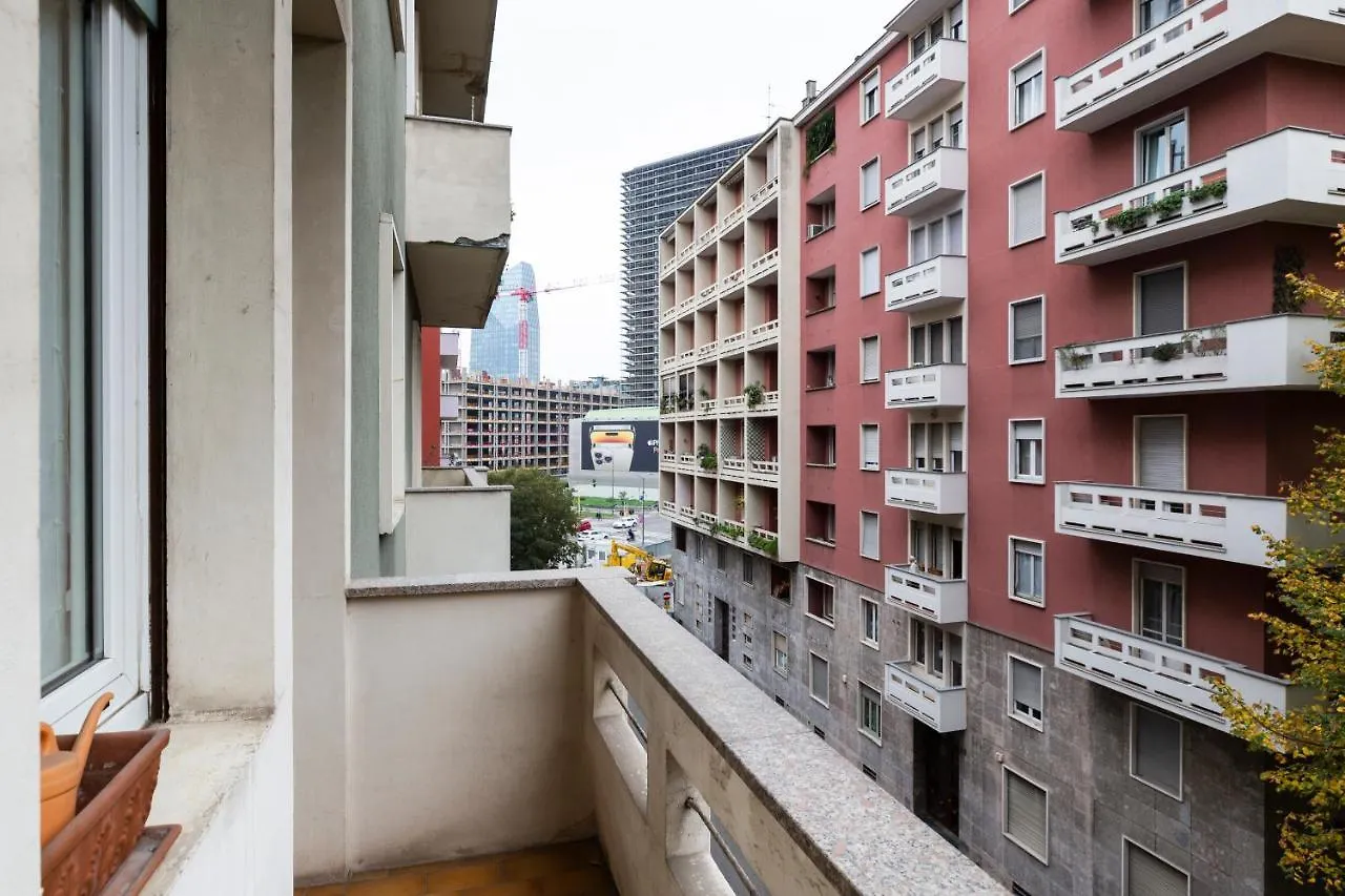 Living Isola Apartment Milan