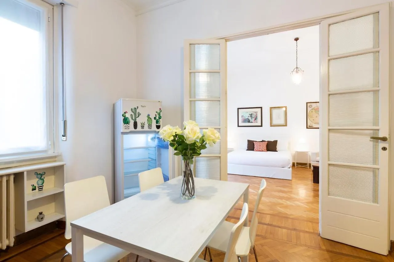 Living Isola Apartment Milan 0*,